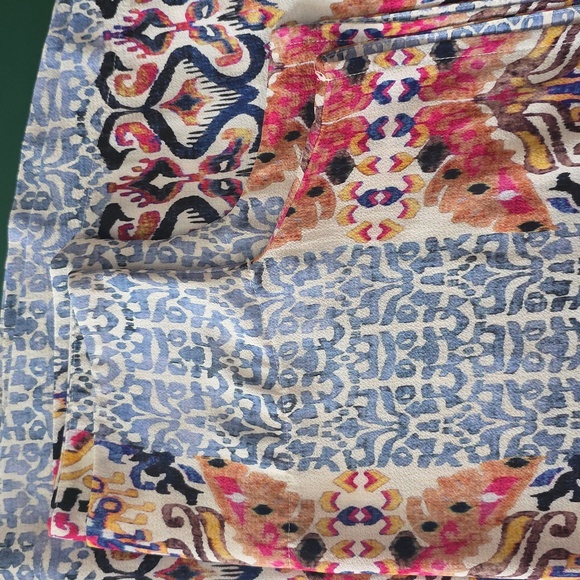 Colorful Patterned Women's Top - Picture 8 of 8